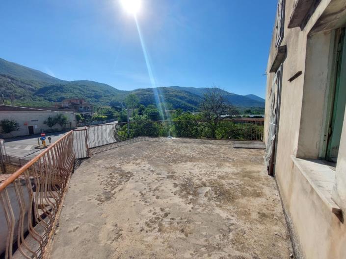 Image No.25-4 Bed Property for sale