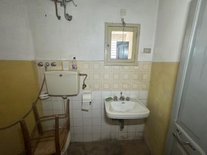 Image No.28-4 Bed Property for sale
