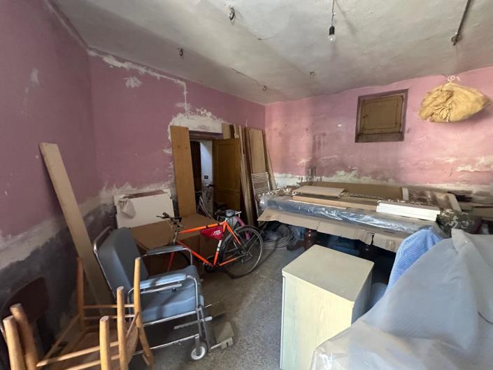 Image No.30-4 Bed Property for sale