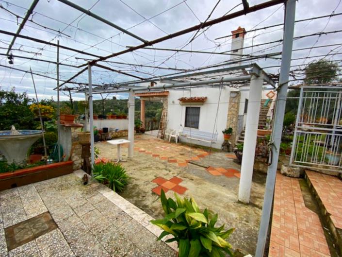 Image No.9-1 Bed Property for sale