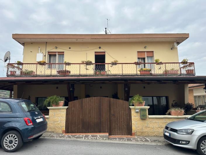 Image No.3-Propriété de 6 chambres à vendre à Montefino