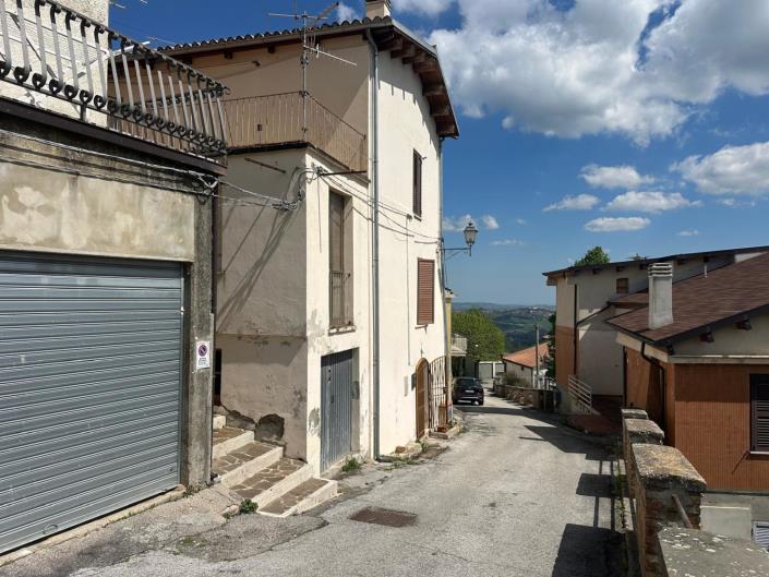 Image No.3-Maison de 2 chambres à vendre à Montebello di Bertona