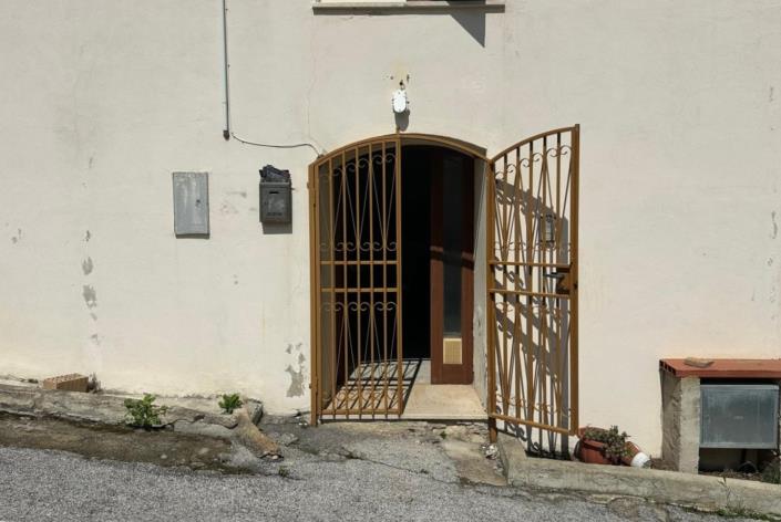 Image No.5-Maison de 2 chambres à vendre à Montebello di Bertona