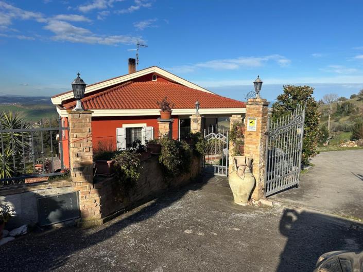 Image No.2-Maison / Villa de 4 chambres à vendre à Atri
