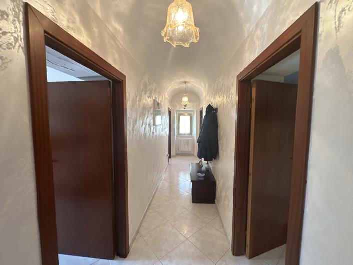 Image No.8-2 Bed House for sale