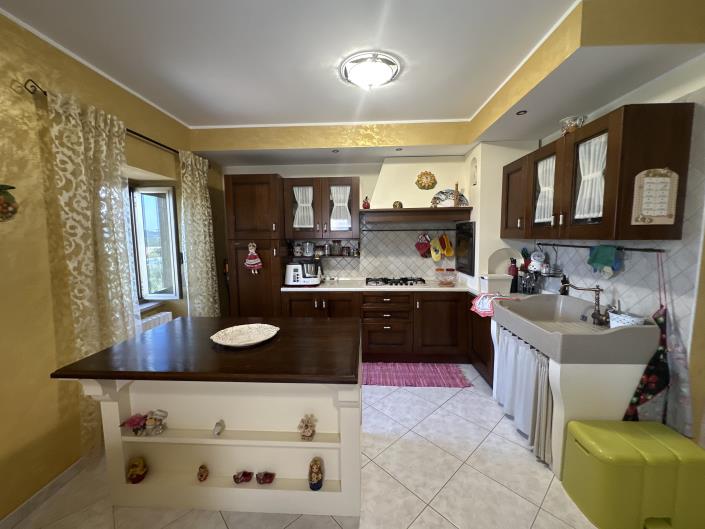 Image No.10-2 Bed House for sale