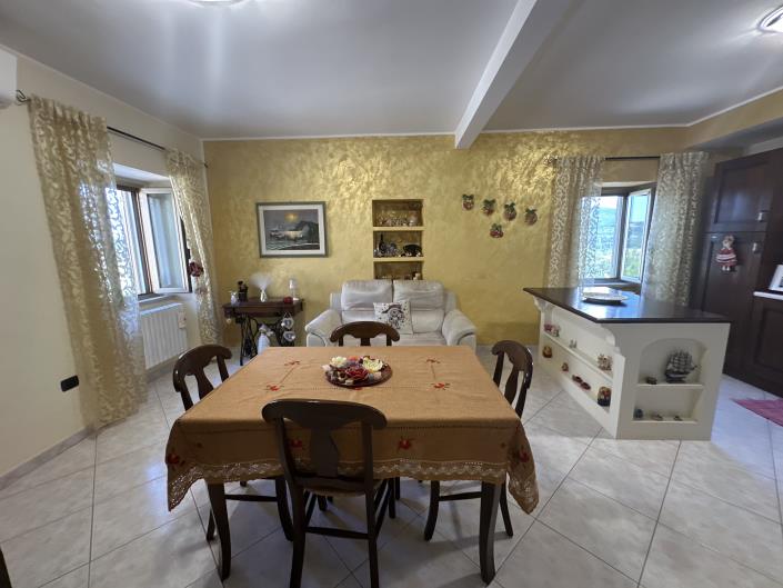 Image No.11-2 Bed House for sale