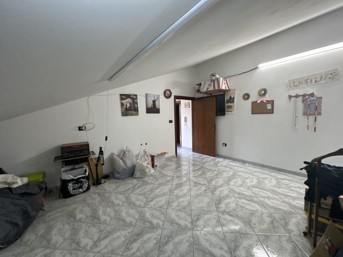 Image No.19-2 Bed House for sale