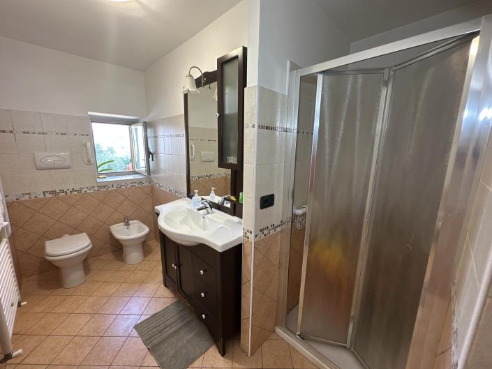 Image No.29-2 Bed House for sale