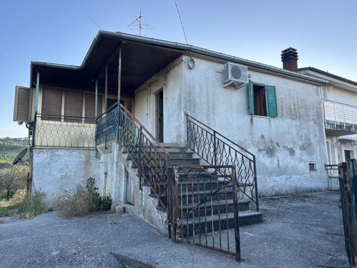 Image No.2-Propriété de 1 chambre à vendre à Scafa