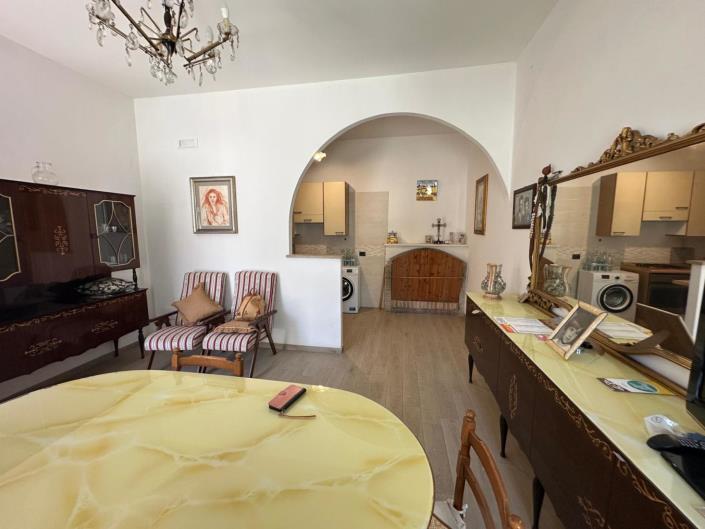 Image No.6-4 Bed Property for sale
