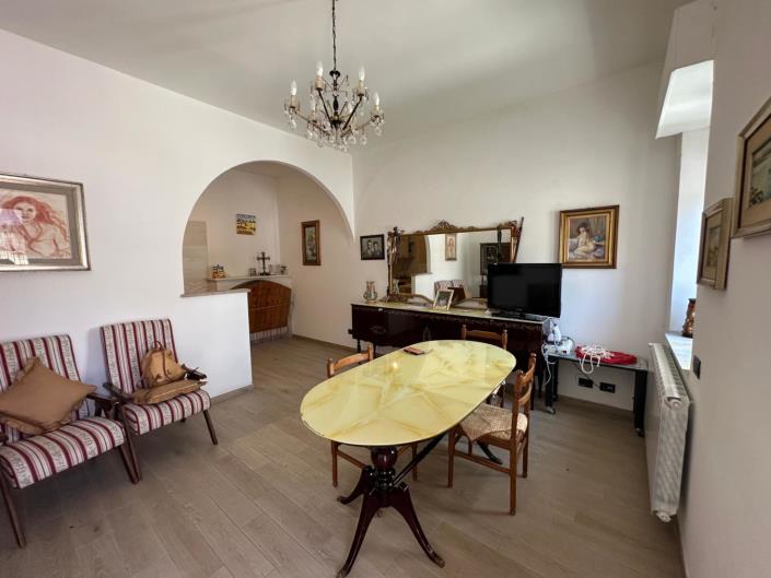 Image No.7-4 Bed Property for sale