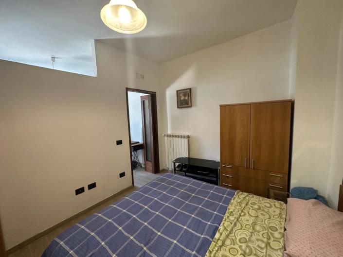 Image No.12-4 Bed Property for sale