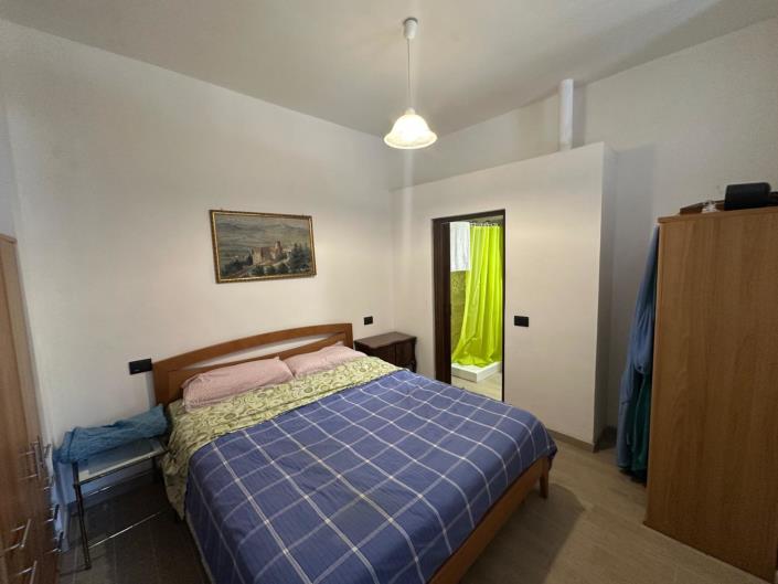 Image No.13-4 Bed Property for sale