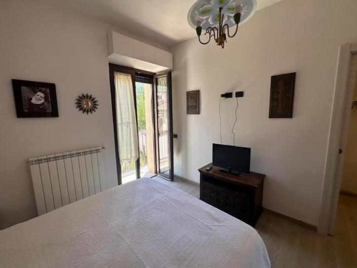 Image No.16-4 Bed Property for sale