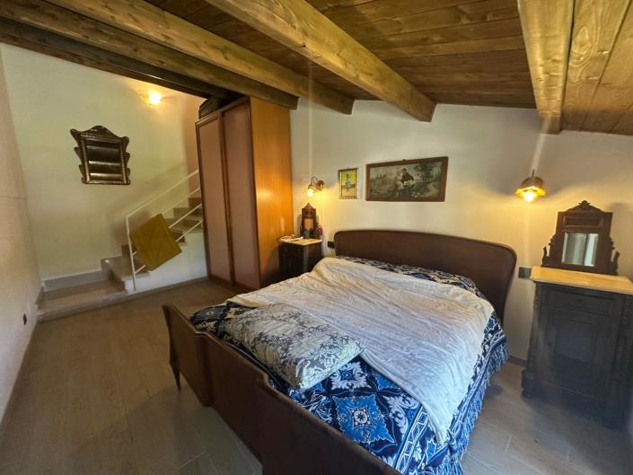 Image No.20-4 Bed Property for sale
