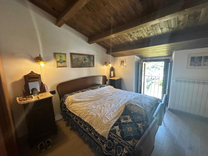 Image No.21-4 Bed Property for sale
