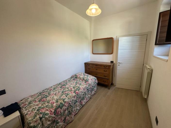 Image No.25-4 Bed Property for sale