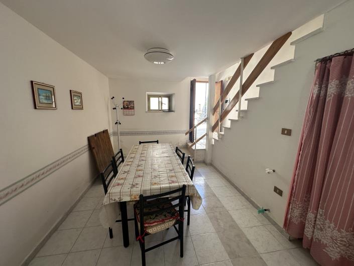 Image No.6-4 Bed Property for sale