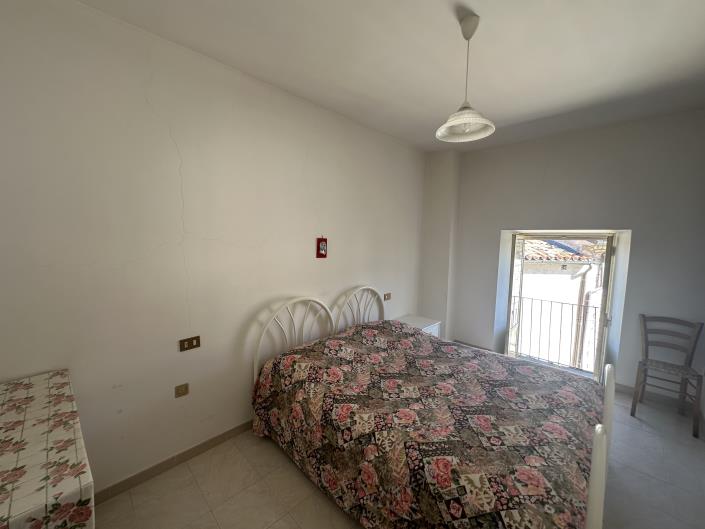 Image No.16-4 Bed Property for sale