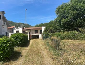 1 - Bussi sul Terino, Townhouse