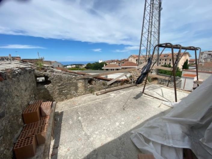 Image No.2-2 Bed Property for sale