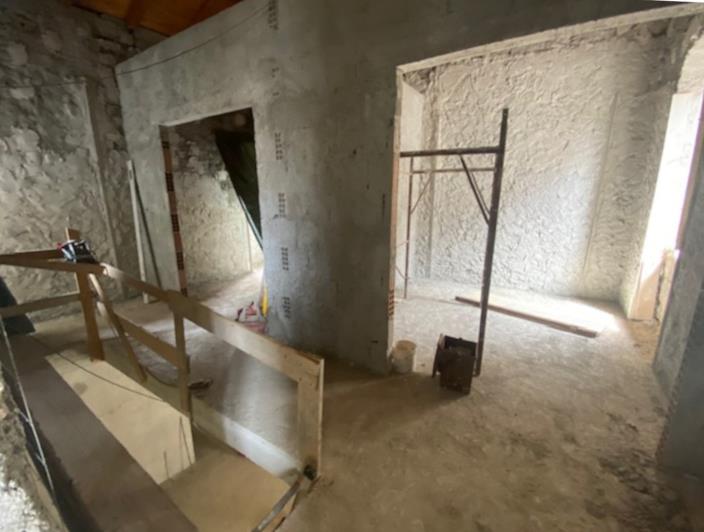 Image No.10-2 Bed Property for sale