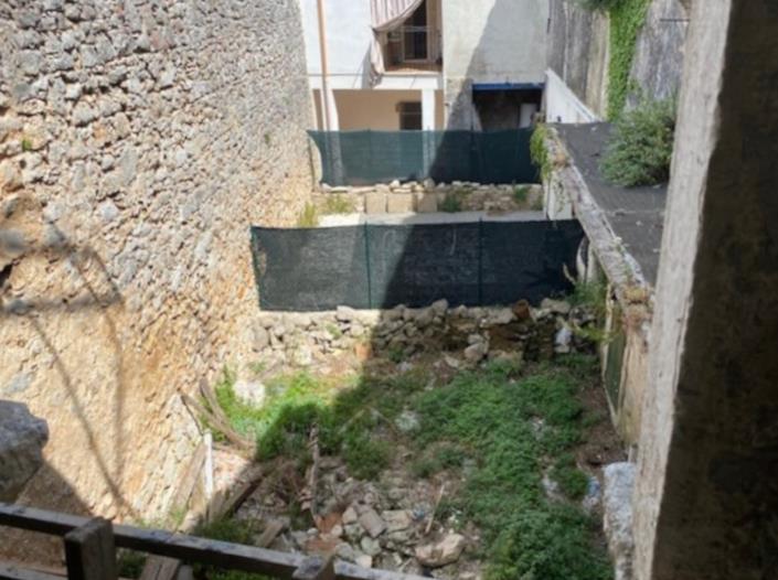 Image No.19-2 Bed Property for sale