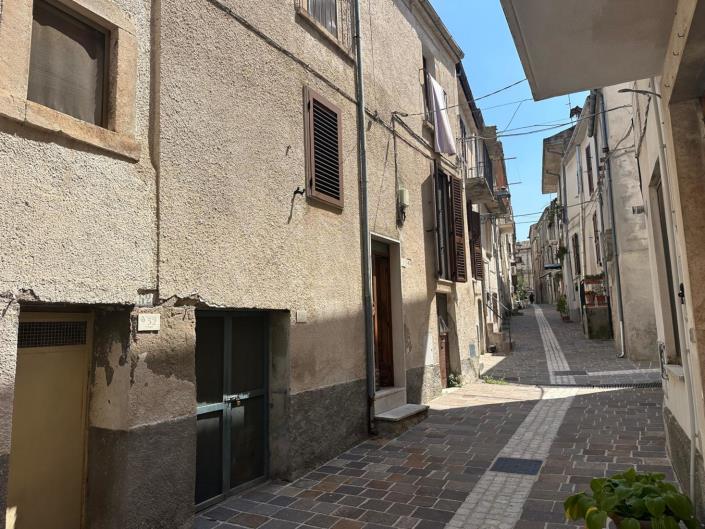 Image No.3-3 Bed Property for sale