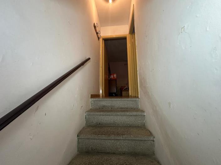 Image No.17-3 Bed Property for sale