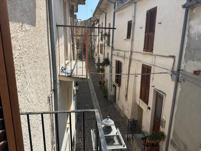 Image No.25-3 Bed Property for sale