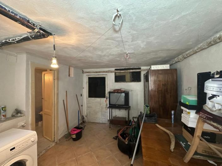 Image No.27-3 Bed Property for sale
