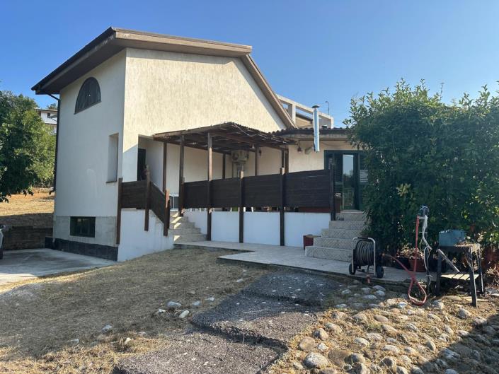 Image No.4-4 Bed Semi-Detached for sale
