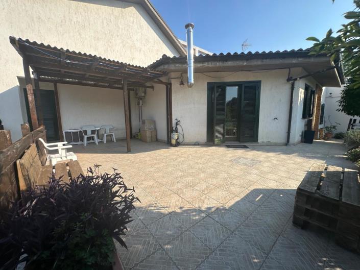 Image No.6-4 Bed Semi-Detached for sale