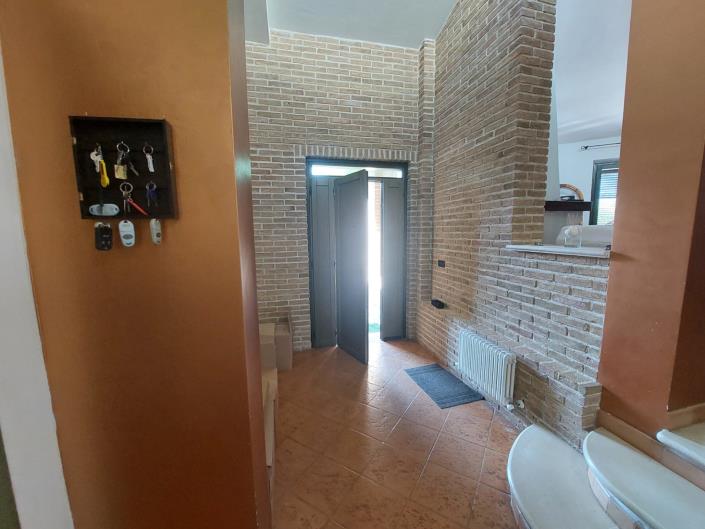 Image No.10-4 Bed Semi-Detached for sale