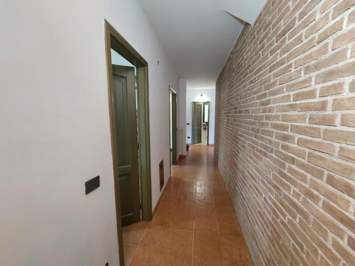 Image No.17-4 Bed Semi-Detached for sale