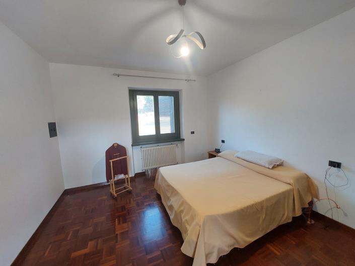Image No.21-4 Bed Semi-Detached for sale