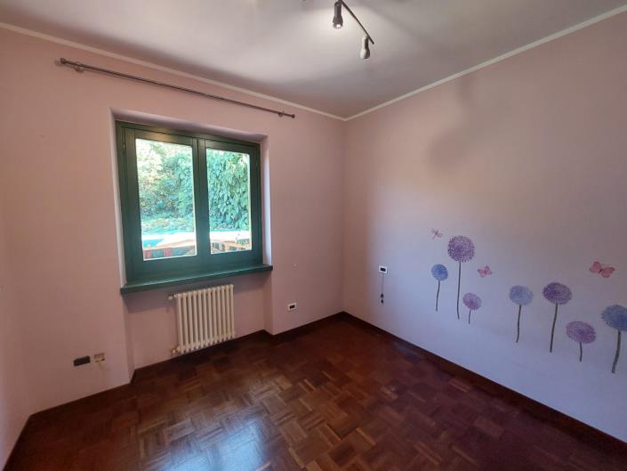 Image No.23-4 Bed Semi-Detached for sale