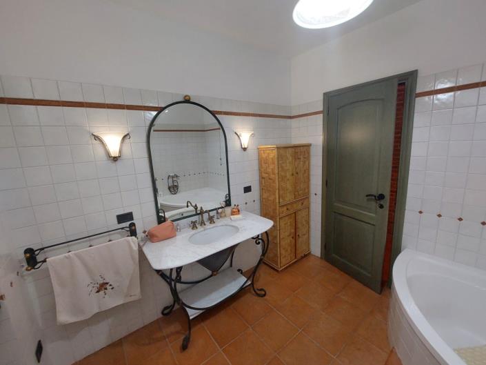 Image No.25-4 Bed Semi-Detached for sale