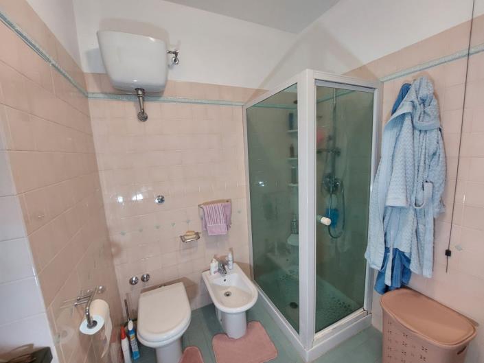 Image No.26-4 Bed Semi-Detached for sale