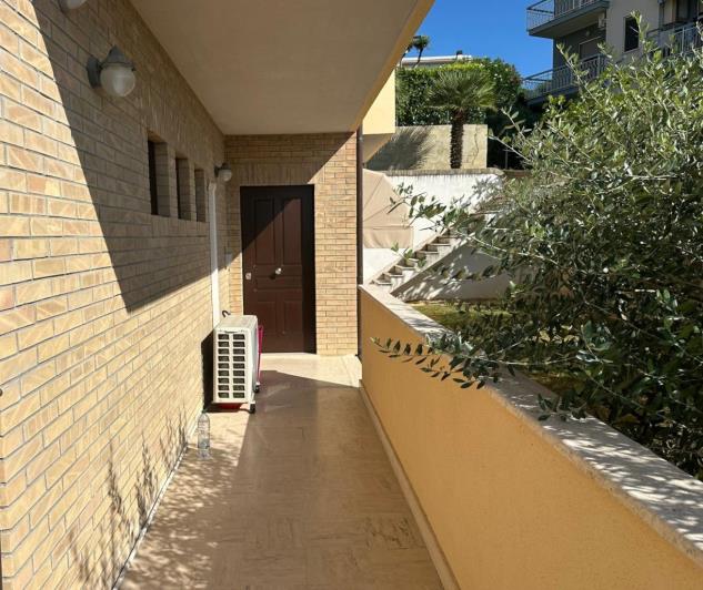 Image No.8-4 Bed Villa / Detached for sale