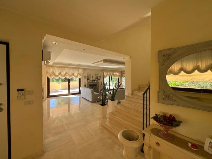 Image No.9-4 Bed Villa / Detached for sale