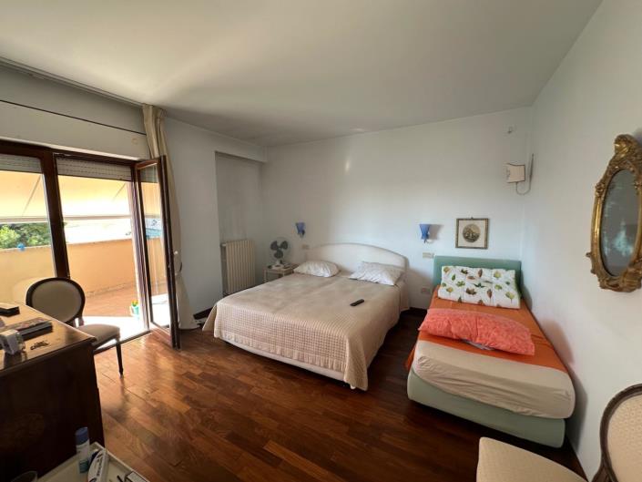 Image No.19-4 Bed Villa / Detached for sale