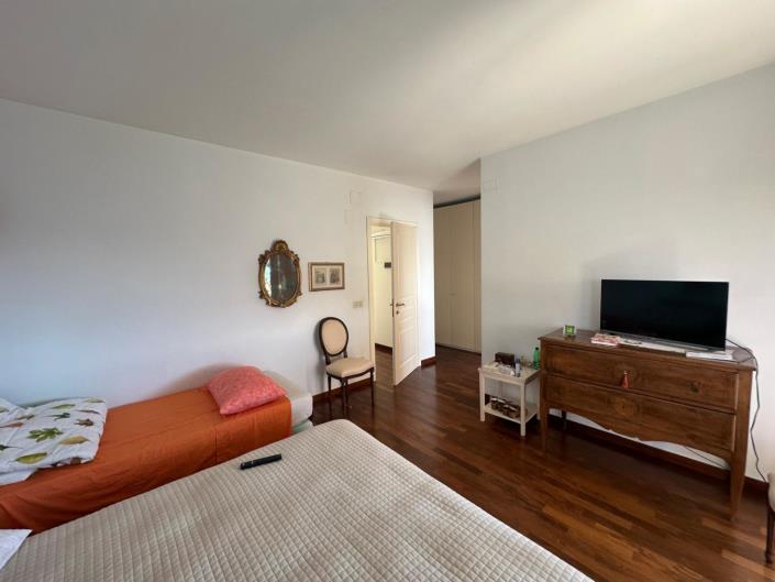 Image No.20-4 Bed Villa / Detached for sale