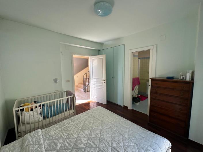 Image No.24-4 Bed Villa / Detached for sale