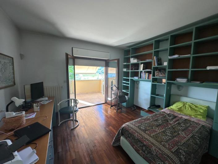 Image No.26-4 Bed Villa / Detached for sale