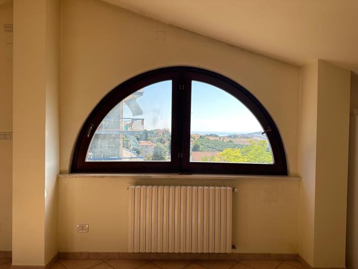 Image No.32-4 Bed Villa / Detached for sale