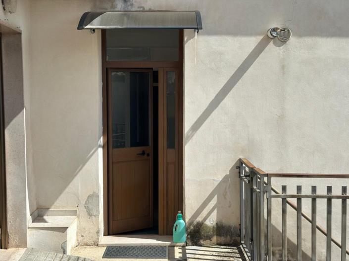Image No.25-3 Bed Property for sale