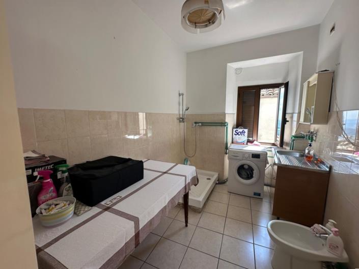Image No.30-3 Bed Property for sale