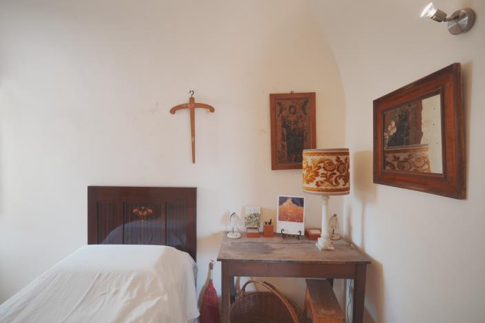 Image No.38-3 Bed Property for sale